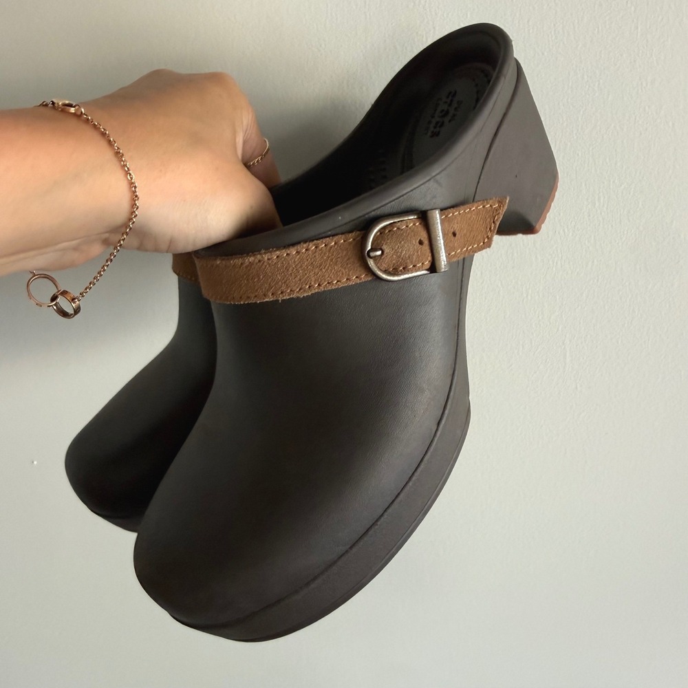 Crocs Sarah Clogs Rubber Platform Mules Chunky Heel Buckle Strap Brown Womens 8